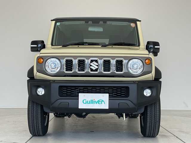 スズキ ジムニー ノマド FC 愛知県 2025(令7)年 0.1千km ベージュⅡ 登録済未使用車/スズキセーフティサポート/レーダークルーズコントロール/シートヒーター/純正アルミホイール/４ＷＤ/LEDヘッドライト/レーンキープアシスト/ダウンヒルアシストコントロール/衝突軽減システム/スマートキー/ステアリングスイッチ/プッシュスタート