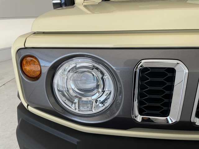 スズキ ジムニー ノマド FC 愛知県 2025(令7)年 0.1千km ベージュⅡ 登録済未使用車/スズキセーフティサポート/レーダークルーズコントロール/シートヒーター/純正アルミホイール/４ＷＤ/LEDヘッドライト/レーンキープアシスト/ダウンヒルアシストコントロール/衝突軽減システム/スマートキー/ステアリングスイッチ/プッシュスタート