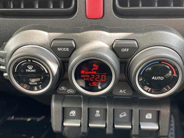 スズキ ジムニー ノマド FC 愛知県 2025(令7)年 0.1千km ベージュⅡ 登録済未使用車/スズキセーフティサポート/レーダークルーズコントロール/シートヒーター/純正アルミホイール/４ＷＤ/LEDヘッドライト/レーンキープアシスト/ダウンヒルアシストコントロール/衝突軽減システム/スマートキー/ステアリングスイッチ/プッシュスタート