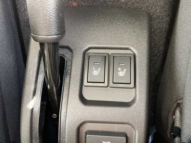 スズキ ジムニー ノマド FC 愛知県 2025(令7)年 0.1千km ベージュⅡ 登録済未使用車/スズキセーフティサポート/レーダークルーズコントロール/シートヒーター/純正アルミホイール/４ＷＤ/LEDヘッドライト/レーンキープアシスト/ダウンヒルアシストコントロール/衝突軽減システム/スマートキー/ステアリングスイッチ/プッシュスタート