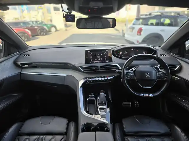 プジョー ３００８ GT ブルー HDi 山梨県 2019(令1)年 7.4万km BLANC NACRE ・サンルーフ/・メーカー８インチディスプレイオーディオ/Bluetooth/AppleCarplay/ラジオ/・バック・サイドカメラ/・置くだけ充電/・インテリジェントハイビーム/・レーンキープアシスト/・パーキングセンサー/・ブラインドスポットモニター/・オートLEDライト/・追従走行付きクルーズコントロール/・パドルシフト/・電動リアゲート/・電動パーキングブレーキ/・レザーシート/・運転席パワーシート/シートメモリー/・マッサージ機能付きシート/・前席シートヒーター/・ETC/・前後ドラレコ/・純正アルミホイール