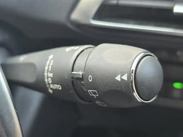 プジョー ３００８ GT ブルー HDi 山梨県 2019(令1)年 7.4万km BLANC NACRE ・サンルーフ/・メーカー８インチディスプレイオーディオ/Bluetooth/AppleCarplay/ラジオ/・バック・サイドカメラ/・置くだけ充電/・インテリジェントハイビーム/・レーンキープアシスト/・パーキングセンサー/・ブラインドスポットモニター/・オートLEDライト/・追従走行付きクルーズコントロール/・パドルシフト/・電動リアゲート/・電動パーキングブレーキ/・レザーシート/・運転席パワーシート/シートメモリー/・マッサージ機能付きシート/・前席シートヒーター/・ETC/・前後ドラレコ/・純正アルミホイール