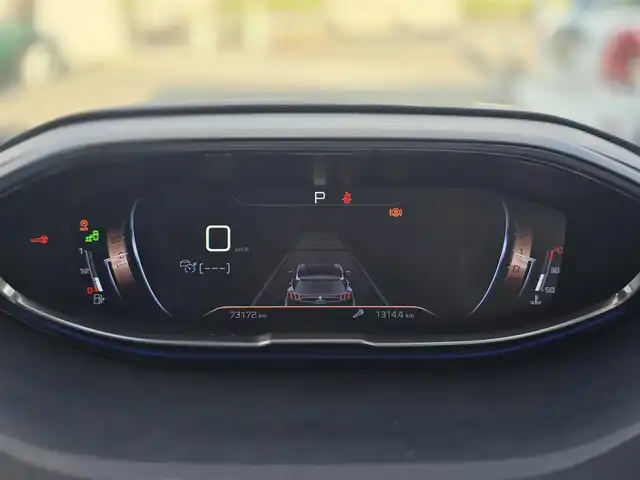 プジョー ３００８ GT ブルー HDi 山梨県 2019(令1)年 7.4万km BLANC NACRE ・サンルーフ/・メーカー８インチディスプレイオーディオ/Bluetooth/AppleCarplay/ラジオ/・バック・サイドカメラ/・置くだけ充電/・インテリジェントハイビーム/・レーンキープアシスト/・パーキングセンサー/・ブラインドスポットモニター/・オートLEDライト/・追従走行付きクルーズコントロール/・パドルシフト/・電動リアゲート/・電動パーキングブレーキ/・レザーシート/・運転席パワーシート/シートメモリー/・マッサージ機能付きシート/・前席シートヒーター/・ETC/・前後ドラレコ/・純正アルミホイール