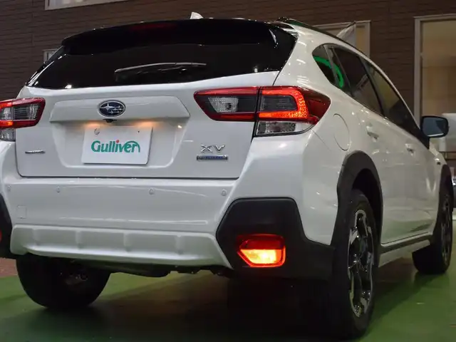 スバル ＸＶ ハイブリッド アドバンス 神奈川県 2022(令4)年 1.5万km クリスタルホワイトP ワンオーナー/純正メモリーナビ（DVD/CD/BD/BT/USB/HDMI/SD/スマホ連携）/フルセグTV/フロント・サイド・バックカメラ/アイサイト/・先行車発進お知らせ/・レーンキープアシスト＋中央維持/・レーダークルーズコントロール/・後退速度リミッター/ブランドスポットミラー/バックセンサー/前席パワーシート/パドルシフト/ステアリングスイッチ/サイドエアバック＆歩行者保護エアバック/純正フロアマット/ETC2.0/ルーフレール/スマートキー　2本/保証書/取扱説明書