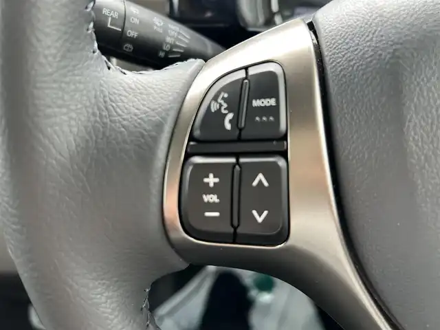 スズキ ハスラー Jスタイル Ⅲ 宮城県 2018(平30)年 7万km ブレイブカーキパール/スチールシルバー 全方位モニター用カメラパッケージ/・全方位モニター用カメラ/・USBソケット/＝＝＝/デュアルカメラブレーキサポート/誤発進抑制機能/車線逸脱警報機能/ふらつき警報機能/先行車発進お知らせ機能/純正ナビ/（CD/DVD/BT/フルセグTV）/ハーフレザーシート/シートヒーター/アイドリングストップ/HIDヘッドライト/フォグランプ/オートライト/スマートキー/プッシュスタート/ルーフレール/純正アルミホイール/純正フロアマット/ドアバイザー/取説、保証書