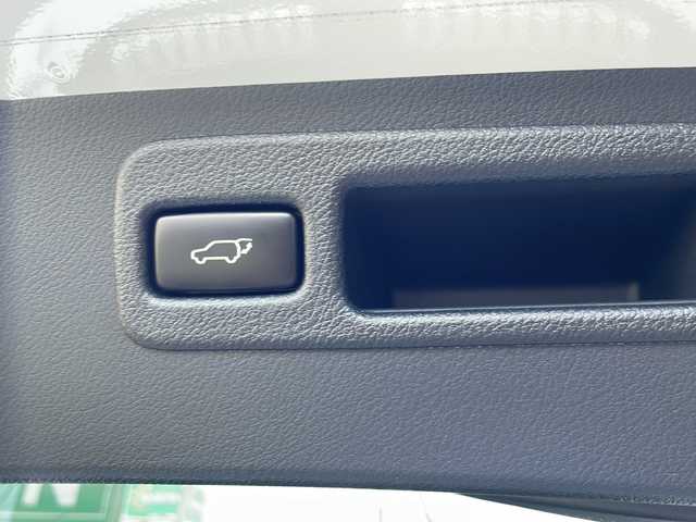 レクサス ＮＸ 300h Fスポーツ 大阪府 2017(平29)年 4.6万km ホワイトノーヴァガラスフレーク サンルーフ/純正18インチアルミホイール/パワーバックドア/バックカメラ/フルセグテレビ/CD/DVD/AM/FM/DVD/AUX/ETC2.0/レーダークルーズコントロール/レザーシート/・シートヒーター（運転席/助手席）/・エアーシート（運転席/助手席）/・パワーシート（運転席/助手席）/革巻きステアリング/ステアリングスイッチ