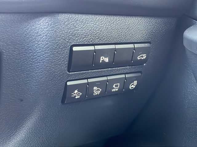 レクサス ＮＸ 300h Fスポーツ 大阪府 2017(平29)年 4.6万km ホワイトノーヴァガラスフレーク サンルーフ/純正18インチアルミホイール/パワーバックドア/バックカメラ/フルセグテレビ/CD/DVD/AM/FM/DVD/AUX/ETC2.0/レーダークルーズコントロール/レザーシート/・シートヒーター（運転席/助手席）/・エアーシート（運転席/助手席）/・パワーシート（運転席/助手席）/革巻きステアリング/ステアリングスイッチ