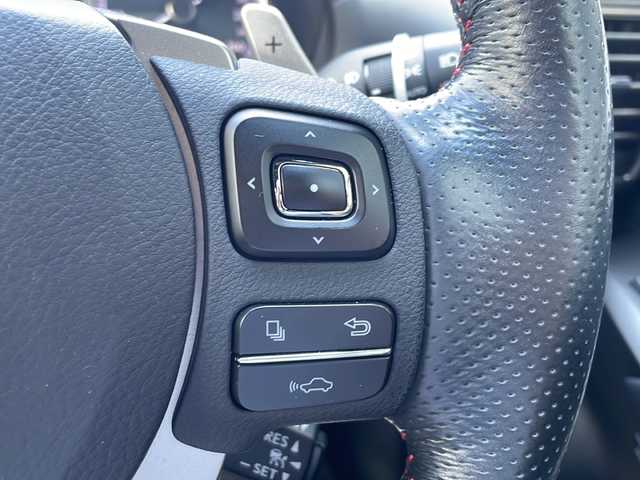 レクサス ＮＸ 300h Fスポーツ 大阪府 2017(平29)年 4.6万km ホワイトノーヴァガラスフレーク サンルーフ/純正18インチアルミホイール/パワーバックドア/バックカメラ/フルセグテレビ/CD/DVD/AM/FM/DVD/AUX/ETC2.0/レーダークルーズコントロール/レザーシート/・シートヒーター（運転席/助手席）/・エアーシート（運転席/助手席）/・パワーシート（運転席/助手席）/革巻きステアリング/ステアリングスイッチ