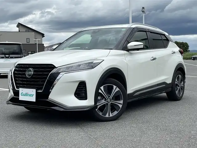日産 キックス X ツートーンインテリアED 奈良県 2020(令2)年 4.6万km ブリリアントホワイトパール 純正フルセグナビ（ＭＭ３２０Ｄ－Ｌ）　/Ｂｌｕｅｔｏｏｔｈ　/ＣＤ／ＤＶＤ　/全方位モニター　/ＥＴＣ　/レーダークルーズコントロール　/電動パーキングブレーキ　/ブレーキホールド　/ステアリングヒーター/純正アルミホイール/フロアマット/ＬＥＤヘッドライト
