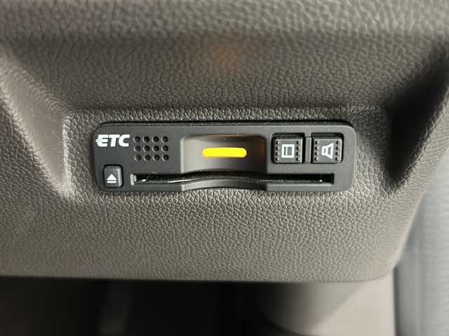 ホンダ フリード G ホンダセンシング 長崎県 2019(平31)年 4.4万km ルナシルバーM 禁煙車・ワンオーナー/純正ナビ【VXM-195VFi】/・バックカメラ/・フルセグTV/・Bluetooth/・CD・DVD/・AppleCarPlay・AndroidAuto/ETC/純正ドライブレコーダー/両側電動スライドドア/ホンダセンシング/・衝突軽減ブレーキ/・誤発進抑制/・アダプティブクルーズコントロール/・車線維持支援システム/・歩行者事故低減ステアリング/・路外逸脱抑制/・標識認識/アイドリングストップ/横滑り防止/電動格納ウィンカーミラー/イモビライザー/プッシュスタート/純正フロアマット/スペアキー1本/新車保証書・取扱説明書/ナビ説明書