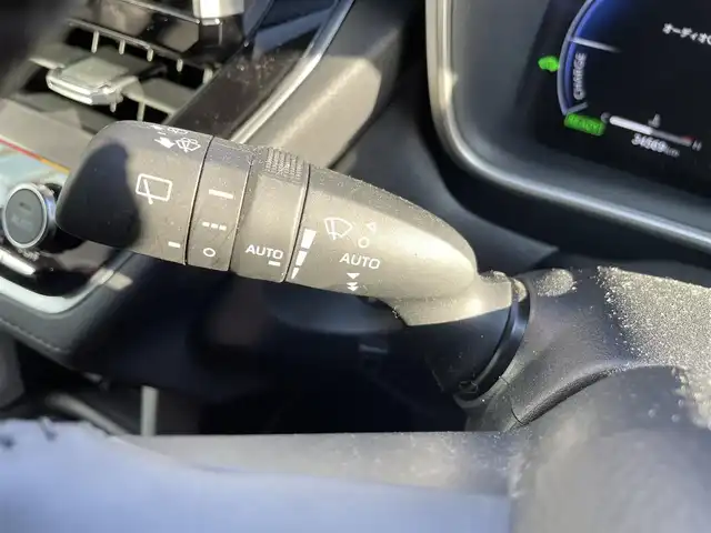 トヨタ カローラ クロス ハイブリッド Z 熊本県 2024(令6)年 3.5万km プラチナホワイトパールマイカ ワンオーナー/プッシュスタート/純正ナビ/全方位カメラ/ビルトインETC/純正18インチAW/レーダークルーズ/ハーフレザーシート/右前席パワーシート/前席シートヒーター/ステアリングヒーター/ブラインドスポットモニター/パワーバックドア/ルーフレール/LEDヘッドライト/オートライト/フォグライト/前後コーナーセンサー/横滑り防止装置/ウィンカーミラー/純正フロアマット/純正ドアバイザー/新車保証書/取扱説明書