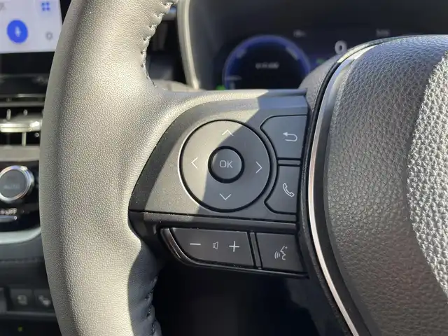 トヨタ カローラ クロス ハイブリッド Z 熊本県 2024(令6)年 3.5万km プラチナホワイトパールマイカ ワンオーナー/プッシュスタート/純正ナビ/全方位カメラ/ビルトインETC/純正18インチAW/レーダークルーズ/ハーフレザーシート/右前席パワーシート/前席シートヒーター/ステアリングヒーター/ブラインドスポットモニター/パワーバックドア/ルーフレール/LEDヘッドライト/オートライト/フォグライト/前後コーナーセンサー/横滑り防止装置/ウィンカーミラー/純正フロアマット/純正ドアバイザー/新車保証書/取扱説明書