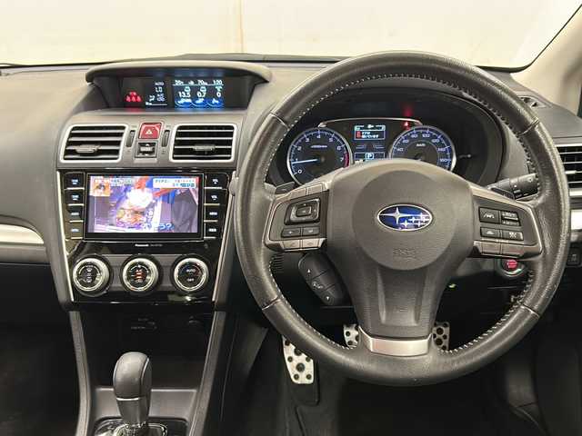 スバル インプレッサ スポーツ 1．6i－S アイサイト 道央・札幌 2016(平28)年 13.2万km クリスタルホワイトP /4WD//ワンオーナー車//純正SDナビ：CN-LR710D/（CD/DVD/BT/SD/ラジオ/フルセグ）//バックカメラ//衝突被害軽減システム//アイドリングストップ//レーンキープアシスト//横滑り防止装置//ETC//レーダークルーズコントロール//キセノンヘッドライト//オートライト//フォグライト//ダブル＋サイドエアバッグ//カーテンエアバッグ//エンジンプッシュスタートボタン//純正16インチAW//純正フロアマット//スマートキー//スペアキー