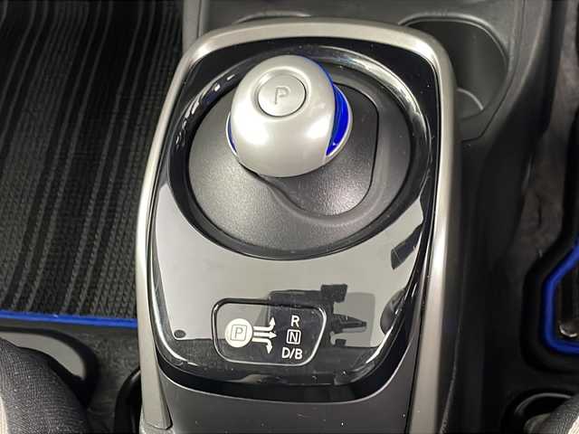 日産 ノート e－パワー X Vセレクション 埼玉県 2020(令2)年 5万km インペリアルアンバーP 純正ナビ（BT・フルTV・FM・AM・ipod・DVD・CD）/アラウンドビューモニター/衝突被害軽減ブレーキ/車線逸脱警報機能/ステアリングスイッチ/純正アルミホイール/純正フロアマット/純正LEDヘッドライト/ウィンカーミラー/スマートキー/プッシュスタート/横滑り防止装置/フルオートエアコン/オートハイビーム