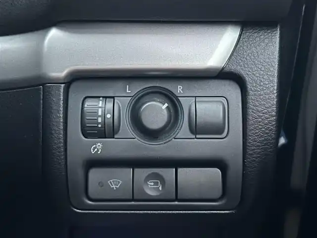 スバル レガシィ Ｂ４ 2．0GT スペックB 千葉県 2006(平18)年 9.2万km サテンホワイトパール 社外DVDナビ/(AM/FM/AUX/CD/MD)/地デジチューナー/STiエアロ（フロント・リア）/STiタワーバー/6速MT/4WD/ETC/フォグランプ/ウィンカーミラー/電動格納ミラー/純正18インチAW/シートリフター/禁煙車/フロアマット/ドアバイザー/スペアキー/取扱説明書/保証書