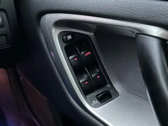 スバル レガシィ Ｂ４ 2．0GT スペックB 千葉県 2006(平18)年 9.2万km サテンホワイトパール 社外DVDナビ/(AM/FM/AUX/CD/MD)/地デジチューナー/STiエアロ（フロント・リア）/STiタワーバー/6速MT/4WD/ETC/フォグランプ/ウィンカーミラー/電動格納ミラー/純正18インチAW/シートリフター/禁煙車/フロアマット/ドアバイザー/スペアキー/取扱説明書/保証書