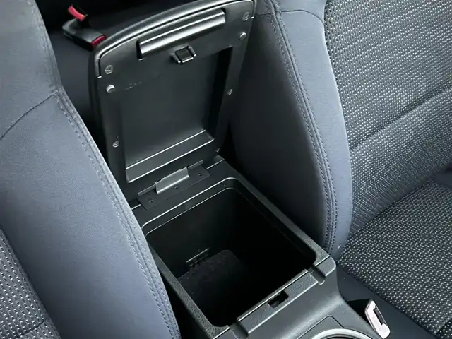 スバル レガシィ Ｂ４ 2．0GT スペックB 千葉県 2006(平18)年 9.2万km サテンホワイトパール 社外DVDナビ/(AM/FM/AUX/CD/MD)/地デジチューナー/STiエアロ（フロント・リア）/STiタワーバー/6速MT/4WD/ETC/フォグランプ/ウィンカーミラー/電動格納ミラー/純正18インチAW/シートリフター/禁煙車/フロアマット/ドアバイザー/スペアキー/取扱説明書/保証書