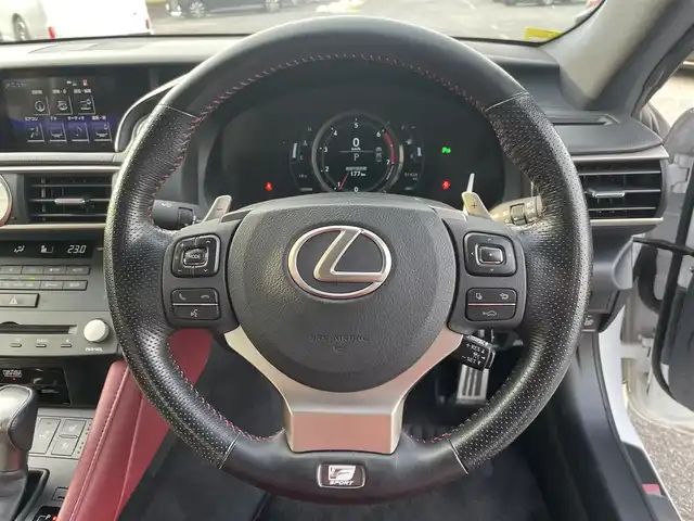 レクサス ＲＣ 200t Fスポーツ 千葉県 2017(平29)年 5.2万km ホワイトノーヴァガラスフレーク マークレビンソンサウンドシステム/専用レザーシート/純正メーカーオプションナビ/・CD/DVD/Blu-ray/MSV/Bluetooth/フルセグ/バックカメラ/前席パワーシート/前席シートヒーター/前席シートベンチレーション/アダプティブクルーズコントロール/ブラインドスポットモニター/前後コーナーセンサー/スマートキー/純正19インチアルミホイール/パドルシフト/ステアリングヒーター/純正ビルトインETC2.0/純正LEDヘッドライト/フォグランプ/本革巻きステアリング/サイド＆カーテンエアバッグ/新車時保証書＆取扱説明書