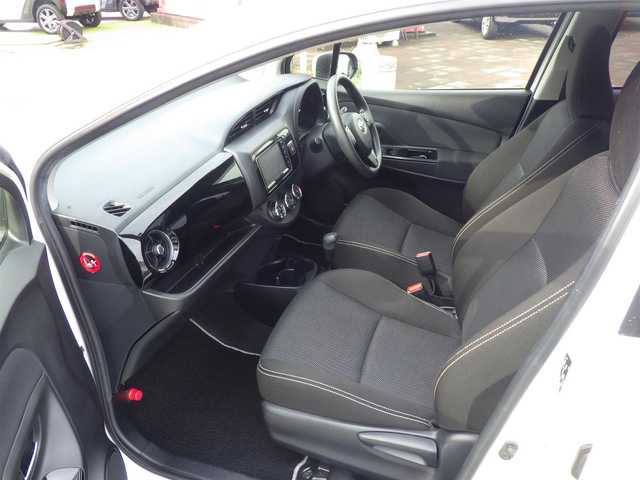 トヨタ ヴィッツ F セーフティーエディションⅢ 千葉県 2019(平31)年 5.7万km ホワイトパールクリスタルシャイン Toyota Safety Sense/・プリクラッシュセーフティ/・レーンディパーチャーアラート/・オートハイビーム/純正SDナビ/ワンセグTV/【CD再生機能　Bluetooth接続】/バックカメラ/ステアリングスイッチ/LEDヘッドライト/ウインカーミラー/クリアランスソナー/スマートキー