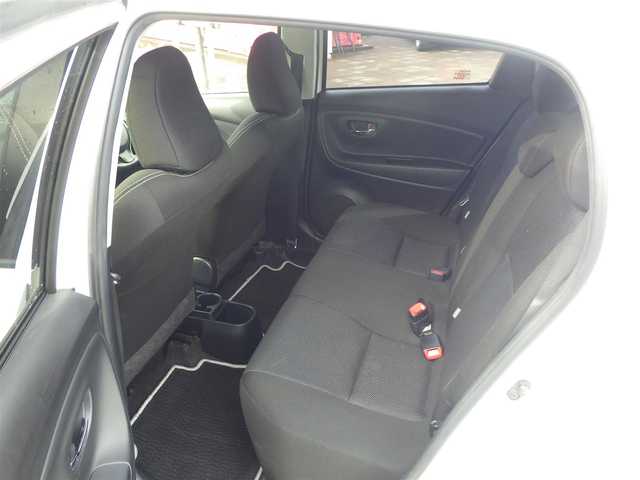 トヨタ ヴィッツ F セーフティーエディションⅢ 千葉県 2019(平31)年 5.7万km ホワイトパールクリスタルシャイン Toyota Safety Sense/・プリクラッシュセーフティ/・レーンディパーチャーアラート/・オートハイビーム/純正SDナビ/ワンセグTV/【CD再生機能　Bluetooth接続】/バックカメラ/ステアリングスイッチ/LEDヘッドライト/ウインカーミラー/クリアランスソナー/スマートキー