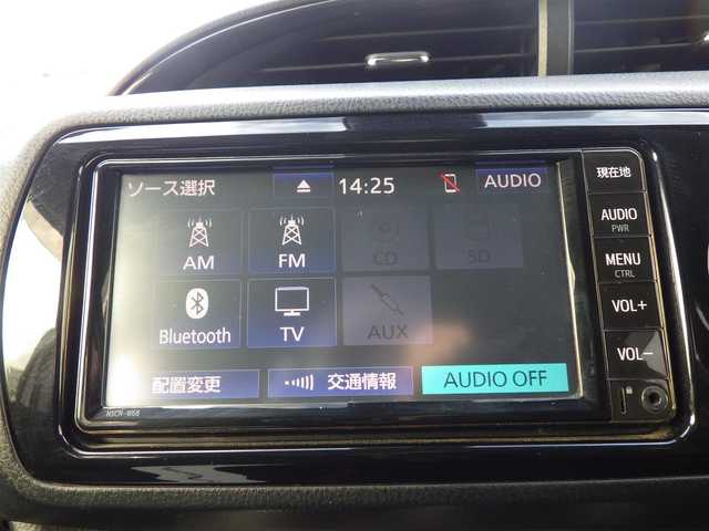 トヨタ ヴィッツ F セーフティーエディションⅢ 千葉県 2019(平31)年 5.7万km ホワイトパールクリスタルシャイン Toyota Safety Sense/・プリクラッシュセーフティ/・レーンディパーチャーアラート/・オートハイビーム/純正SDナビ/ワンセグTV/【CD再生機能　Bluetooth接続】/バックカメラ/ステアリングスイッチ/LEDヘッドライト/ウインカーミラー/クリアランスソナー/スマートキー