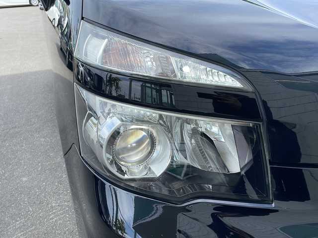 トヨタ ヴォクシー ZS 道東・釧路十勝 2012(平24)年 6.9万km ブラック 4WD/寒冷地仕様/ナビ MDV-L530W　/　(AM/FM/CD/DVD/BT)/フリップダウンモニター　/エンジンスターター/バックカメラ/片側パワースライドドア/冬タイヤ積込/純正16インチAW/純正フロアマット/ドアバイザー/MTモード付AT/オートライト/ABS/横滑り防止装置