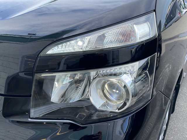 トヨタ ヴォクシー ZS 道東・釧路十勝 2012(平24)年 6.9万km ブラック 4WD/寒冷地仕様/ナビ MDV-L530W　/　(AM/FM/CD/DVD/BT)/フリップダウンモニター　/エンジンスターター/バックカメラ/片側パワースライドドア/冬タイヤ積込/純正16インチAW/純正フロアマット/ドアバイザー/MTモード付AT/オートライト/ABS/横滑り防止装置