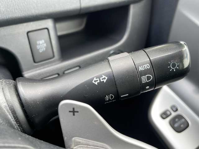 トヨタ ヴォクシー ZS 道東・釧路十勝 2012(平24)年 6.9万km ブラック 4WD/寒冷地仕様/ナビ MDV-L530W　/　(AM/FM/CD/DVD/BT)/フリップダウンモニター　/エンジンスターター/バックカメラ/片側パワースライドドア/冬タイヤ積込/純正16インチAW/純正フロアマット/ドアバイザー/MTモード付AT/オートライト/ABS/横滑り防止装置