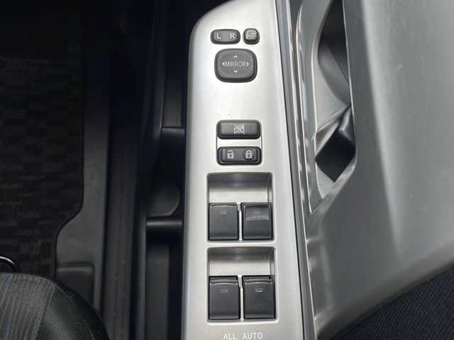トヨタ ヴォクシー ZS 道東・釧路十勝 2012(平24)年 6.9万km ブラック 4WD/寒冷地仕様/ナビ MDV-L530W　/　(AM/FM/CD/DVD/BT)/フリップダウンモニター　/エンジンスターター/バックカメラ/片側パワースライドドア/冬タイヤ積込/純正16インチAW/純正フロアマット/ドアバイザー/MTモード付AT/オートライト/ABS/横滑り防止装置