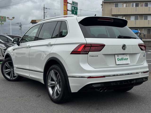 フォルクスワーゲン ティグアン TSI Rライン 千葉県 2017(平29)年 7.5万km オリックスホワイトパールエフェクト ワンオーナー車/衝突被害軽減ブレーキ/レーンキープアシスト/アダプティブクルーズコントロール/LEDヘッドライト/カーテンエアバッグ/前後コーナーセンサー/純正9.2インチメモリーナビ/Bluetooth/バック+全方位カメラ/CD＆DVD再生/ワンセグTV/ETC/前後ドライブレコーダー/ターボ車/純正19インチアルミホイール/純正フロアマット/ハーフレザーシート/革巻きステアリング/プッシュスタート/スマートキー/スペアキー/取扱説明書＆保証書