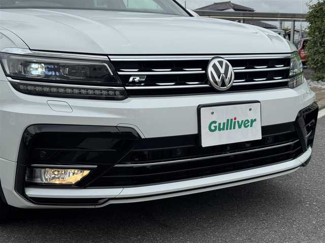 フォルクスワーゲン ティグアン TSI Rライン 千葉県 2017(平29)年 7.5万km オリックスホワイトパールエフェクト ワンオーナー車/衝突被害軽減ブレーキ/レーンキープアシスト/アダプティブクルーズコントロール/LEDヘッドライト/カーテンエアバッグ/前後コーナーセンサー/純正9.2インチメモリーナビ/Bluetooth/バック+全方位カメラ/CD＆DVD再生/ワンセグTV/ETC/前後ドライブレコーダー/ターボ車/純正19インチアルミホイール/純正フロアマット/ハーフレザーシート/革巻きステアリング/プッシュスタート/スマートキー/スペアキー/取扱説明書＆保証書