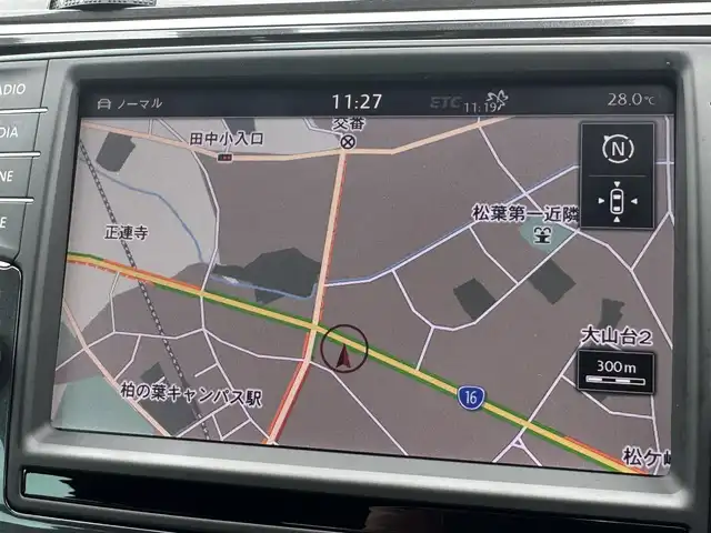 フォルクスワーゲン ティグアン TSI Rライン 千葉県 2017(平29)年 7.5万km オリックスホワイトパールエフェクト ワンオーナー車/衝突被害軽減ブレーキ/レーンキープアシスト/アダプティブクルーズコントロール/LEDヘッドライト/カーテンエアバッグ/前後コーナーセンサー/純正9.2インチメモリーナビ/Bluetooth/バック+全方位カメラ/CD＆DVD再生/ワンセグTV/ETC/前後ドライブレコーダー/ターボ車/純正19インチアルミホイール/純正フロアマット/ハーフレザーシート/革巻きステアリング/プッシュスタート/スマートキー/スペアキー/取扱説明書＆保証書
