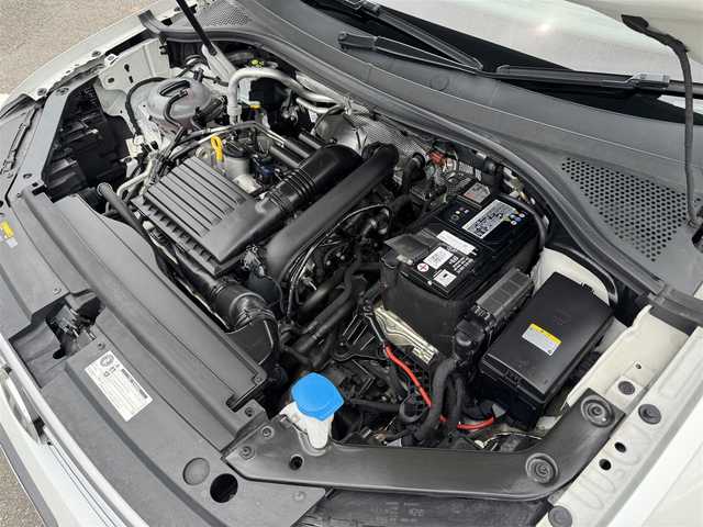 フォルクスワーゲン ティグアン TSI Rライン 千葉県 2017(平29)年 7.5万km オリックスホワイトパールエフェクト ワンオーナー車/衝突被害軽減ブレーキ/レーンキープアシスト/アダプティブクルーズコントロール/LEDヘッドライト/カーテンエアバッグ/前後コーナーセンサー/純正9.2インチメモリーナビ/Bluetooth/バック+全方位カメラ/CD＆DVD再生/ワンセグTV/ETC/前後ドライブレコーダー/ターボ車/純正19インチアルミホイール/純正フロアマット/ハーフレザーシート/革巻きステアリング/プッシュスタート/スマートキー/スペアキー/取扱説明書＆保証書