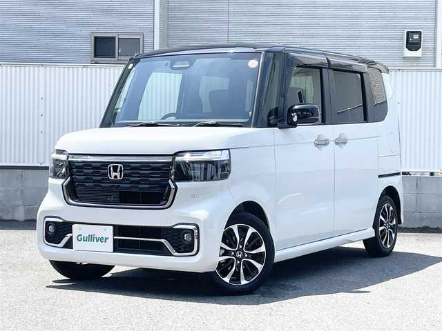 ホンダ Ｎ ＢＯＸ カスタム コーディネートスタイル 栃木県 2025(令7)年 0.4万km プラチナホワイトパール ワンオーナー/Honda SENSING/・衝突軽減ブレーキ(CMBS)/・先行車発進お知らせ機能/・歩行者事故低減ステアリング/・路外逸脱抑制機能/・標識認識機能/・渋滞追従機能付アダプティブクルーズコントロール(ACC)/・車線維持支援システム(LKAS)/・誤発進抑制機能/・後方誤発進抑制機能/・近距離衝突軽減ブレーキ/・急アクセル抑制機能/・パーキングセンサーシステム/・オートハイビーム/純正8インチメモリナビ【VXM-245ZFEi】/・地デジ/・Bluetooth/・USB/純正14インチアルミホイール/リアワイドカメラ/両側パワースライドドア/運転席＆助手席シートヒーター/ETC/電子制御パーキングブレーキ/オートブレーキホールド機能/フルLEDヘッドライト/LEDフォグランプ/取扱説明書/保証書/スペアキー１