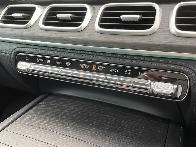 メルセデス・ベンツ ＧＬＥ４００ｄ 4MATIC スポーツ 兵庫県 2019(令1)年 2.6万km オブシディアンブラック 外部検査実施済み/・OP パノラミックスライディングルーフ/・レザーエクスクルーシブパッケージ//本革シート（ナッパレザー）//1列目2列目シートヒーター/前席シートベンチレーター//Burmesterサウンド//ヘッドアップディスプレイ//エナジャイジングパッケージ//エアバランスパッケージ（パフュームアトマイザー）/・純正ナビMBUX（12.3インチワイドディスプレイ）//地デジ/BT/USB/・ワイヤレスチャージング/・360度モニター/・温冷機能付カップホルダー/・アンビエントライト/・ヘッドアップディスプレイ/・ビルトインETC/・ルーフレール/・パワートランク/・パークトロニック/・ハイビームアシストプラス/・20インチAMG5ツインスポークAW/・デジタルミラー型ドライブレコーダー（後）/・純正ドライブレコーダー（前後）/・R2/3/4/7年点検記録簿あり/【セーフティ】//アクティブディスタンスアシスト・ディストロニック//アクティブブレーキアシスト//ブラインドスポットアシスト//レーンキーピングアシスト//ステアリングアシスト//レーンチェンジングアシスト//トラフィックサインアシスト//アテンションアシスト