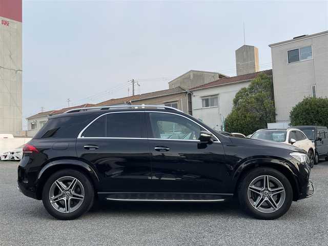 メルセデス・ベンツ ＧＬＥ４００ｄ 4MATIC スポーツ 兵庫県 2019(令1)年 2.6万km オブシディアンブラック 外部検査実施済み/・OP パノラミックスライディングルーフ/・レザーエクスクルーシブパッケージ//本革シート（ナッパレザー）//1列目2列目シートヒーター/前席シートベンチレーター//Burmesterサウンド//ヘッドアップディスプレイ//エナジャイジングパッケージ//エアバランスパッケージ（パフュームアトマイザー）/・純正ナビMBUX（12.3インチワイドディスプレイ）//地デジ/BT/USB/・ワイヤレスチャージング/・360度モニター/・温冷機能付カップホルダー/・アンビエントライト/・ヘッドアップディスプレイ/・ビルトインETC/・ルーフレール/・パワートランク/・パークトロニック/・ハイビームアシストプラス/・20インチAMG5ツインスポークAW/・デジタルミラー型ドライブレコーダー（後）/・純正ドライブレコーダー（前後）/・R2/3/4/7年点検記録簿あり/【セーフティ】//アクティブディスタンスアシスト・ディストロニック//アクティブブレーキアシスト//ブラインドスポットアシスト//レーンキーピングアシスト//ステアリングアシスト//レーンチェンジングアシスト//トラフィックサインアシスト//アテンションアシスト