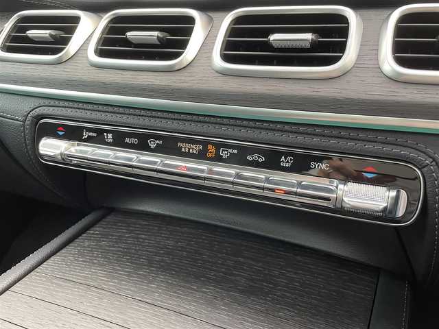 メルセデス・ベンツ ＧＬＥ４００ｄ 4MATIC スポーツ 兵庫県 2019(令1)年 2.6万km オブシディアンブラック 外部検査実施済み/・OP パノラミックスライディングルーフ/・レザーエクスクルーシブパッケージ//本革シート（ナッパレザー）//1列目2列目シートヒーター/前席シートベンチレーター//Burmesterサウンド//ヘッドアップディスプレイ//エナジャイジングパッケージ//エアバランスパッケージ（パフュームアトマイザー）/・純正ナビMBUX（12.3インチワイドディスプレイ）//地デジ/BT/USB/・ワイヤレスチャージング/・360度モニター/・温冷機能付カップホルダー/・アンビエントライト/・ヘッドアップディスプレイ/・ビルトインETC/・ルーフレール/・パワートランク/・パークトロニック/・ハイビームアシストプラス/・20インチAMG5ツインスポークAW/・デジタルミラー型ドライブレコーダー（後）/・純正ドライブレコーダー（前後）/・R2/3/4/7年点検記録簿あり/【セーフティ】//アクティブディスタンスアシスト・ディストロニック//アクティブブレーキアシスト//ブラインドスポットアシスト//レーンキーピングアシスト//ステアリングアシスト//レーンチェンジングアシスト//トラフィックサインアシスト//アテンションアシスト