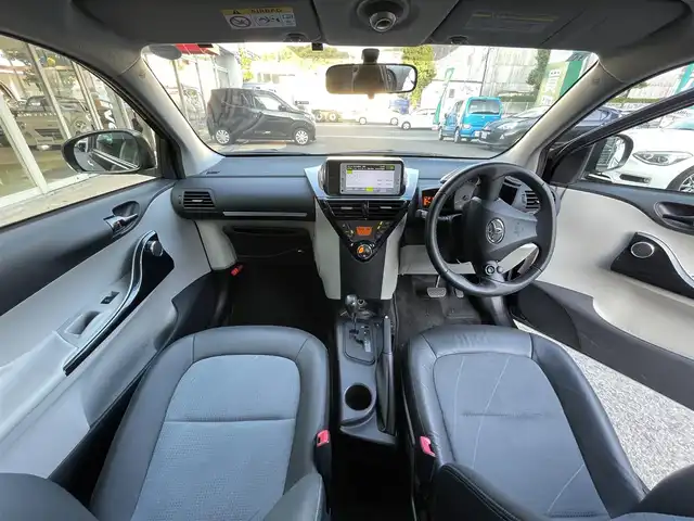 トヨタ ｉＱ 130G レザーパッケージ 長崎県 2013(平25)年 3.4万km シルバーⅡ 登録時33188km/純正ナビ/Bluetoothaudio/TV/CD/ETC/電格ミラー/ステアリングスイッチ/プッシュスタート/スマートキー/シガーソケット/MTモード付きAT/カラーコード 2LT