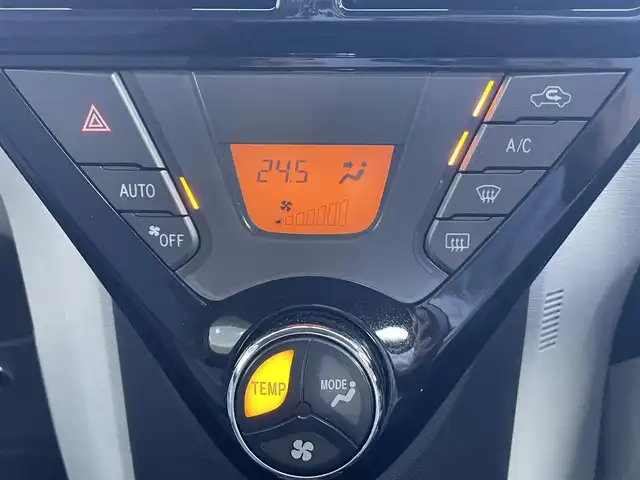 トヨタ ｉＱ 130G レザーパッケージ 長崎県 2013(平25)年 3.4万km シルバーⅡ 登録時33188km/純正ナビ/Bluetoothaudio/TV/CD/ETC/電格ミラー/ステアリングスイッチ/プッシュスタート/スマートキー/シガーソケット/MTモード付きAT/カラーコード 2LT