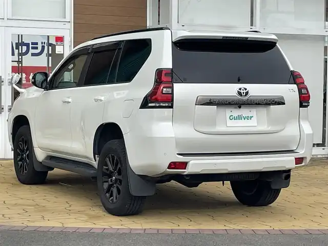 トヨタ ランドクルーザー プラド TX Lパッケージ ブラックED 宮崎県 2021(令3)年 4万km ホワイトパールクリスタルシャイン プリクラッシュセーフティ/レーンディパーチャーアラート/クリアランスソナー/ロードサインアシスト/純正SDナビ（NSZT-Y68T）/・（フルセグTV/CD/DVD/Bluetooth）/バックカメラ/ETC/D・N席パワーシート/D・N席シートヒーター・クーラー/ステアリングスイッチ/オートLEDライト/電動格納ウィンカーミラー/純正フロアマット/スマートキー/純正17インチアルミ/サンルーフ