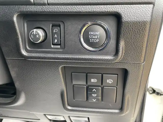 トヨタ ランドクルーザー プラド TX Lパッケージ ブラックED 宮崎県 2021(令3)年 4万km ホワイトパールクリスタルシャイン プリクラッシュセーフティ/レーンディパーチャーアラート/クリアランスソナー/ロードサインアシスト/純正SDナビ（NSZT-Y68T）/・（フルセグTV/CD/DVD/Bluetooth）/バックカメラ/ETC/D・N席パワーシート/D・N席シートヒーター・クーラー/ステアリングスイッチ/オートLEDライト/電動格納ウィンカーミラー/純正フロアマット/スマートキー/純正17インチアルミ/サンルーフ