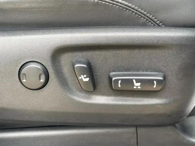 トヨタ ランドクルーザー プラド TX Lパッケージ ブラックED 宮崎県 2021(令3)年 4万km ホワイトパールクリスタルシャイン プリクラッシュセーフティ/レーンディパーチャーアラート/クリアランスソナー/ロードサインアシスト/純正SDナビ（NSZT-Y68T）/・（フルセグTV/CD/DVD/Bluetooth）/バックカメラ/ETC/D・N席パワーシート/D・N席シートヒーター・クーラー/ステアリングスイッチ/オートLEDライト/電動格納ウィンカーミラー/純正フロアマット/スマートキー/純正17インチアルミ/サンルーフ