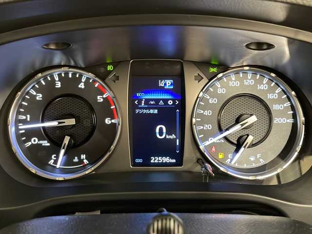 トヨタ ハイラックス Z 道央・札幌 2023(令5)年 2.3万km アティチュードブラックマイカ 安全装備（・プリクラッシュセーフティ・レンディパーチャーアラート・ロードサインアシスト・先行車発信告知機能・クリアランスソナー/バックソナー）/アクティブトラクションコントロール・ダウンヒルアシストコントロール・オートLSD・リアデフロック）/ワンオーナー/保証書・取説・ナビ取説/Egプッシュスタート・スマートキー×2/4WD（切り替えスイッチ）/革巻きステア・ステアリングスイッチ/MTモード付AT/アイドリングストップ/レーダークルーズコントロール/純正メモリナビ（NMZK-W73D）/フルセグTV・DVD/CD/SD/BT/USB/純正17インチアルミ/Bi-Beam LEDヘッドライト・オートライト・ヘッドライトクリーナー・LEDフォグ/専用トノカバー・ラゲッジマット/メッキドアミラー（ウィンカー/ヒーター/電動格納）/横滑り防止装置/サイドステップ