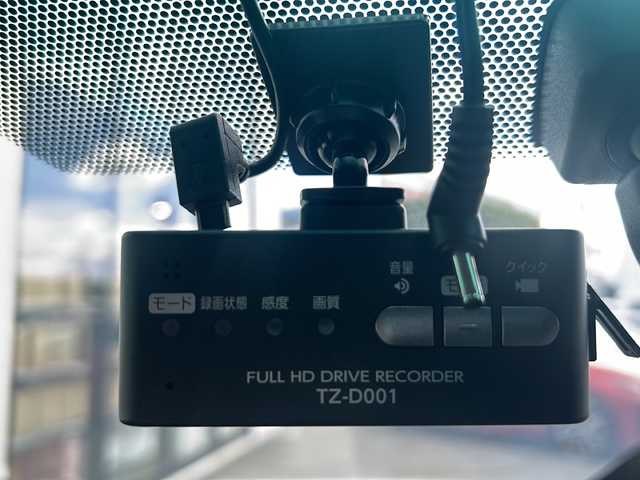 トヨタ クラウン アスリート プレミアムエディション 兵庫県 2012(平24)年 10.4万km ホワイトパールクリスタルシャイン 純正ナビ/(FM/AM/CD/DVD/TV/AUX)/バックカメラ/ETC/GPSレーダー【TZ-R001A】/運転席・助手席シートヒーター/運転席・助手席シートベンチレーション/電動格納ミラー/ドライブレコーダー/ステアリングスイッチ/シートメモリー/オートライト/キセノンライト/フロントフォグ/電動リアサンシェード/スマートキー