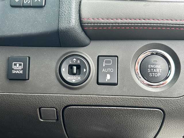 トヨタ クラウン アスリート プレミアムエディション 兵庫県 2012(平24)年 10.4万km ホワイトパールクリスタルシャイン 純正ナビ/(FM/AM/CD/DVD/TV/AUX)/バックカメラ/ETC/GPSレーダー【TZ-R001A】/運転席・助手席シートヒーター/運転席・助手席シートベンチレーション/電動格納ミラー/ドライブレコーダー/ステアリングスイッチ/シートメモリー/オートライト/キセノンライト/フロントフォグ/電動リアサンシェード/スマートキー