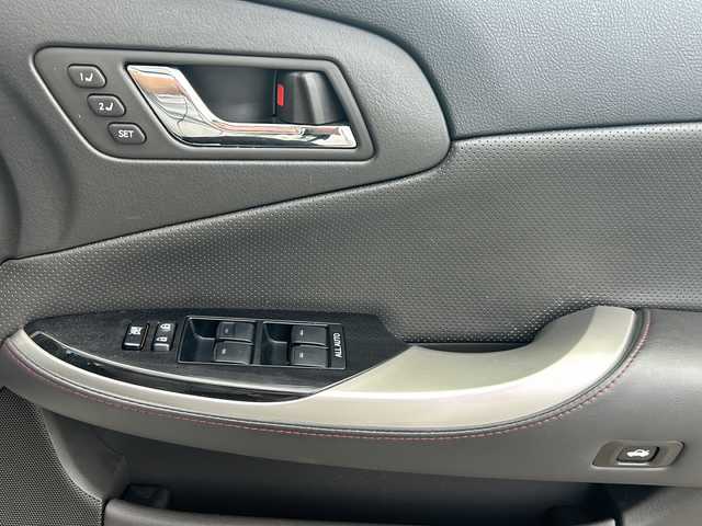 トヨタ クラウン アスリート プレミアムエディション 兵庫県 2012(平24)年 10.4万km ホワイトパールクリスタルシャイン 純正ナビ/(FM/AM/CD/DVD/TV/AUX)/バックカメラ/ETC/GPSレーダー【TZ-R001A】/運転席・助手席シートヒーター/運転席・助手席シートベンチレーション/電動格納ミラー/ドライブレコーダー/ステアリングスイッチ/シートメモリー/オートライト/キセノンライト/フロントフォグ/電動リアサンシェード/スマートキー