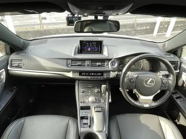レクサス ＣＴ 200h Fスポーツ 千葉県 2016(平28)年 4.4万km ホワイトノーヴァガラスフレーク