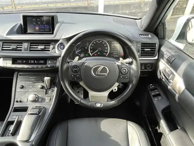 レクサス ＣＴ 200h Fスポーツ 千葉県 2016(平28)年 4.4万km ホワイトノーヴァガラスフレーク