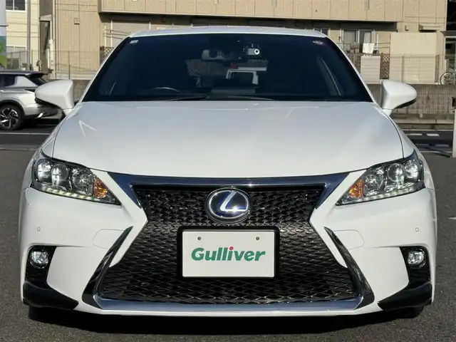 レクサス ＣＴ 200h Fスポーツ 千葉県 2016(平28)年 4.4万km ホワイトノーヴァガラスフレーク HV/トラクションコントロールシステム/コーナーセンサー/レーンキープアシスト/純正メモリーナビ/・CD/DVD/・AM/FM/・BT/・フルセグTV/・バッグカメラ/ベンチシート/・シートヒーター/・パワーシート/LEDヘッドライト/・オートライト/パドルシフト/純正17インチAW/ETC2.0/ドラレコ/W＋サイドエアバッグ/・カーテンエアバッグ/スマートキー/保証書・取説