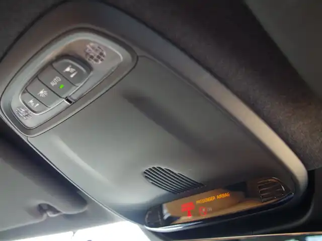 ボルボ ＸＣ４０ T4 AWD インスクリプション 埼玉県 2018(平30)年 6.8万km デニムブルーメタリック ワンオーナー/ベージュレザーシート/アダプティブクルーズコントロール/インテリセーフ/harman/kardon/Carplay/パークセンサー/ブラインドスポットモニター/全周囲カメラ/純正ナビ/ドラレコ/ETC/フルセグTV/Bluetooth/ワイヤレス充電/シートポジションメモリー機能/全席シートヒーター/ステアリングヒーター